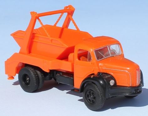 SAI 2661 - Camion Berliet GLR 8 benne à déchets, orange (Brekina 85390)