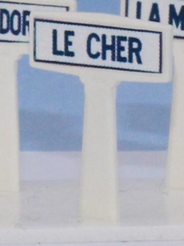 SAI 8141 - 2 panneaux Michelin d'indication de fleuves et rivières, Le Cher