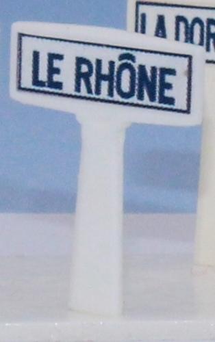 SAI 8152 - 2 panneaux Michelin d'indication de fleuves et rivières, Le Rhône