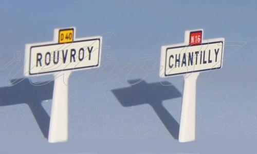 SAI 8286.2 - 2 panneaux Michelin d'entrée de localité, Nord Picardie : Rouvroy et Chantilly
