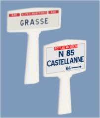 SAI 8197.2 - 1 panneau Michelin d'entrée de localité et 1 panneau Michelin directionnel, Provence Côte d'Azur : Grasse
