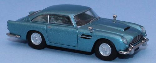 Brekina 15228 - Aston Martin DB 5 coupé, metallic light blue