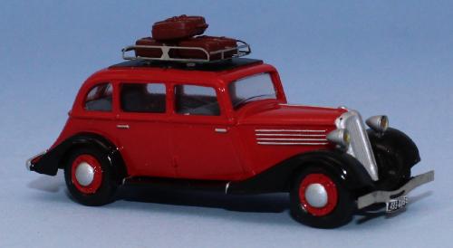 SAI 1833 - Renault Vivaquatre KZ 23, red, car roof rack with 3 luggages