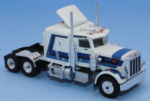 Brekina 85714 - Tracteur Peterbilt 359, white / blue