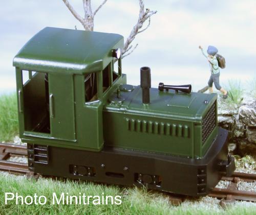 Minitrains 2058 -  Locotracteur Plymouth, vert foncé, chassis noir