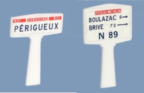 SAI 8217.1 - 1 panneau Michelin d'entrée de localité et 1 panneau Michelin directionnel, Sud Ouest : Périgueux