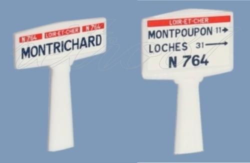 SAI 8222.1 - 1 panneau Michelin d'entrée de localité et 1 panneau Michelin directionnel, Val de Loire : Montrichard