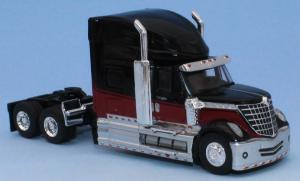 Brekina 85829 - Tracteur International Lonestar, noir / rouge foncé