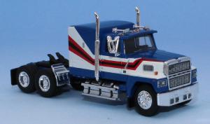 Brekina 85877 - Tractor Ford LTL 9000, red / white / blue, 1978
