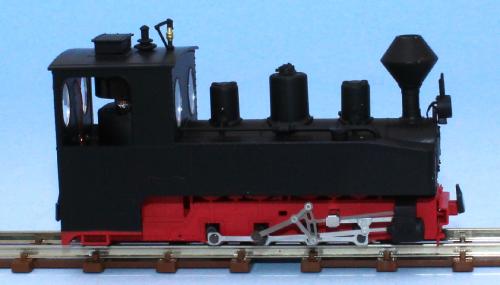Minitrains 1026 -  Locomotive vapeur de brigade 040T, noire chassis rouge