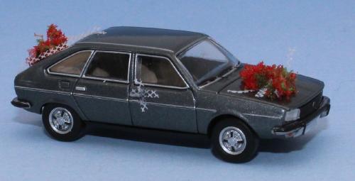 SAI 7208 - Renault 20, gris foncé métallisé voiture des mariés