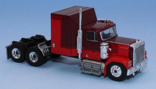 Brekina 85777 - Tracteur GMC General, rouge foncé / rouge clair