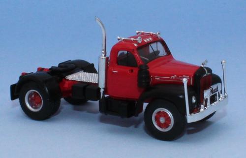 Brekina 85975 - Tracteur Mack B 61, rouge / noir, 1953