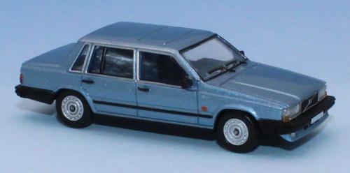 PCX870661 - Volvo 740 berline, bleu clair métallisé, 1984