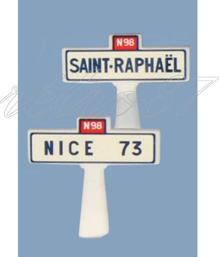 SAI 8296.1 - 1 panneau Michelin d'entrée de localité et 1 panneau de confirmation de direction, Provence Côte d'Azur, Saint Raphaël