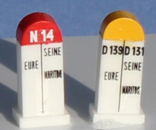 SAI 8495 - 2 bornes Michelin de limite département Eure / Seine Maritime, N14 et D139 / D131