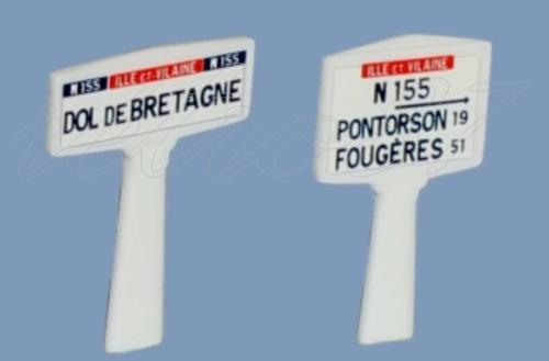 SAI 8227.1 - 1 panneau Michelin d'entrée de localité et 1 panneau Michelin directionnel, Bretagne : Dol de Bretagne